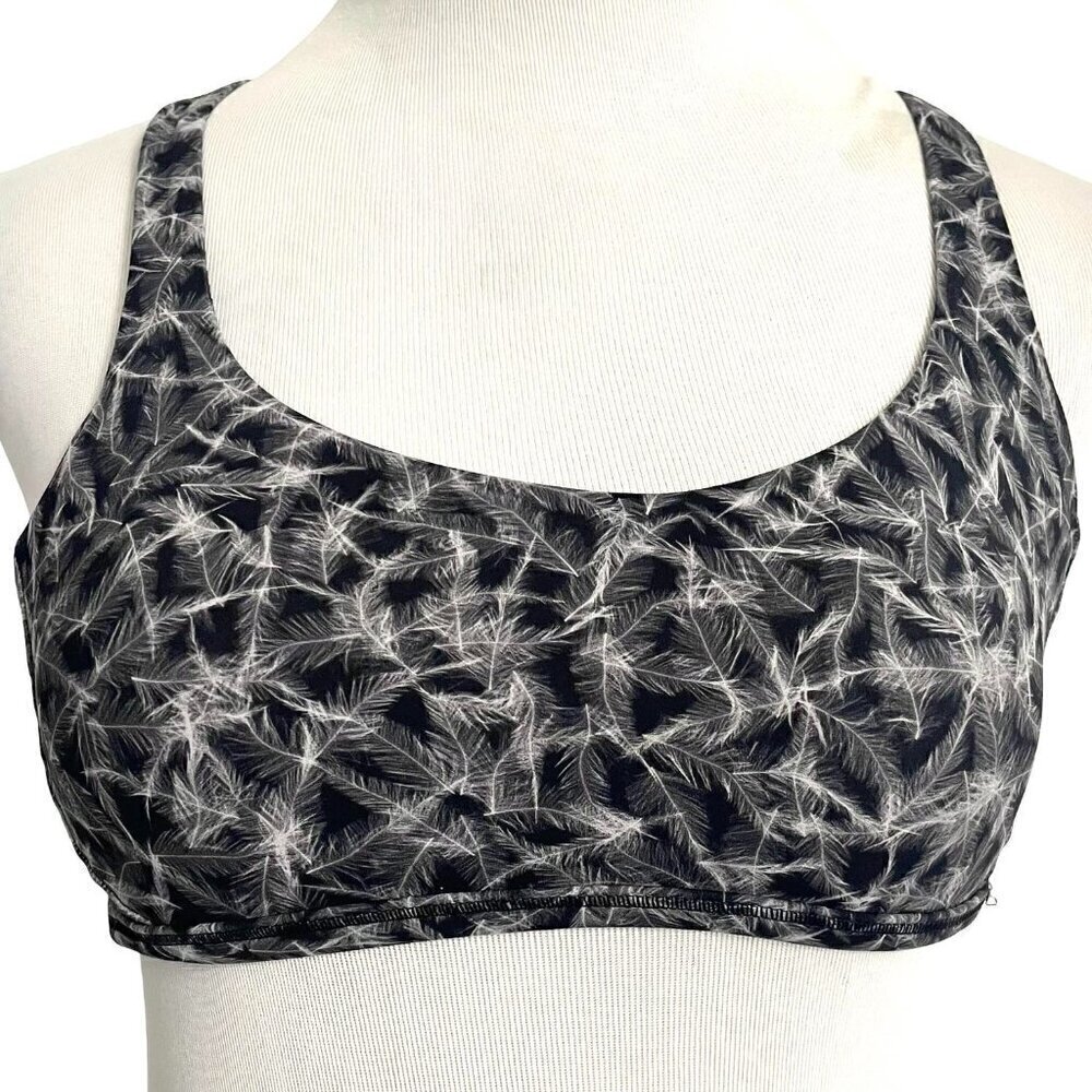 Lululemon Size 4 Sports Bra Strappy Sexy Running Athletic Yoga